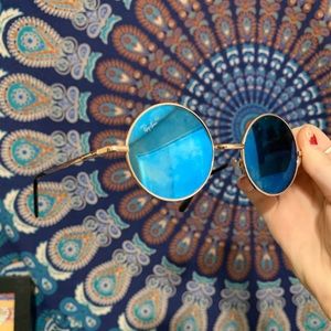 Barely Used Ja-jo Ray Bans !!